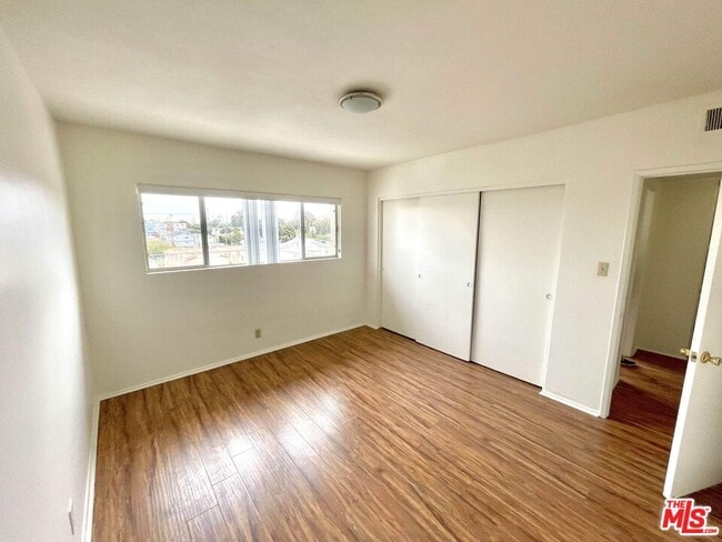 Building Photo - 127 Loma Vista St