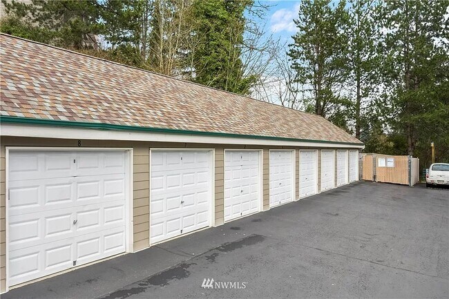 Building Photo - 15330 Sunwood Blvd