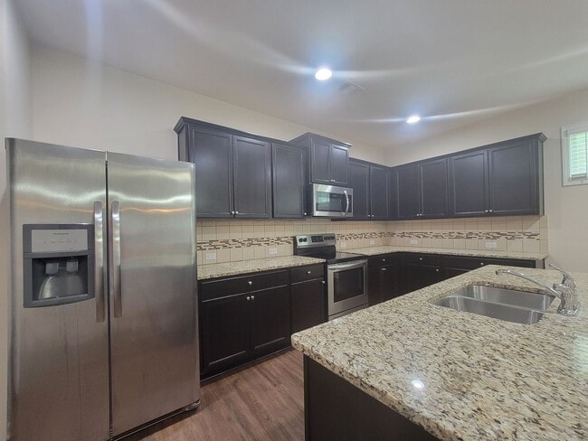Building Photo - Stylish South Atlanta Rental with 2 Story Home with Loft - Approx 3000 sq ft