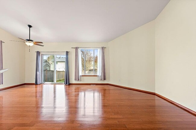 Building Photo - Beautiful Single-Story Olympia Home with Dog Wash, Garden Beds & Thoughtful Layout