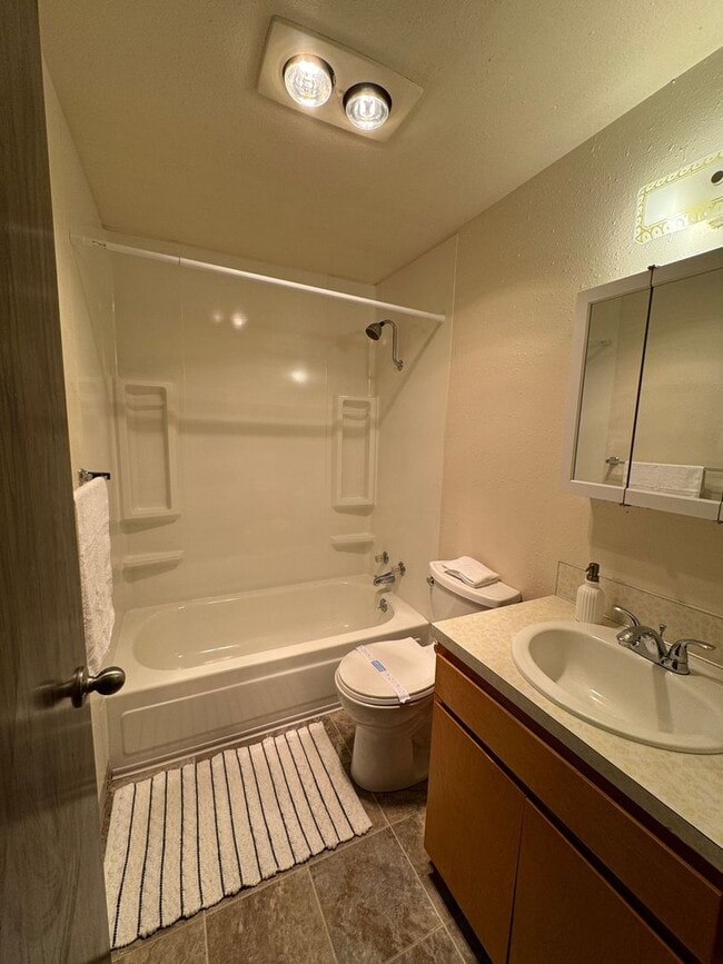 Building Photo - 1215 Pioneer St