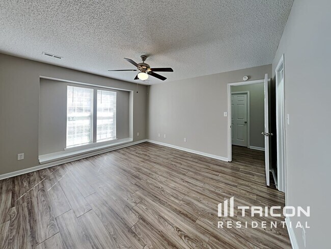 Building Photo - 6955 Kentucky Derby Dr