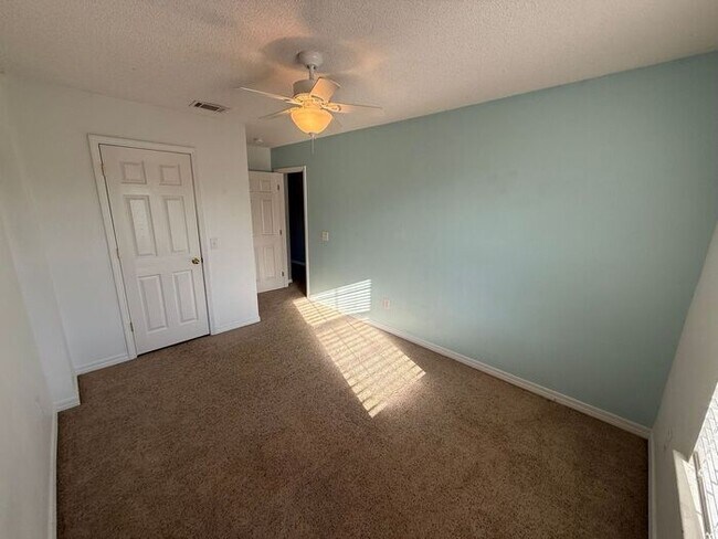 Building Photo - Gulf Breeze - Grand Ridge - 4 bedroom, 2.5...