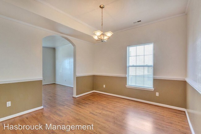 Building Photo - 4 br, 3.5 bath House - 4605 Briarwood Drive