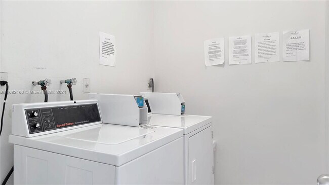 Building Photo - 3661 SW 9th Terrace