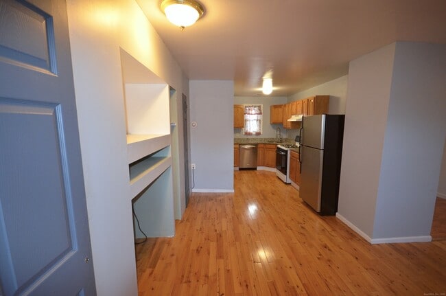 Building Photo - 258 Rakoczy Ave