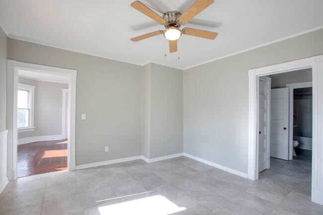 Building Photo - 325 Chestnut St