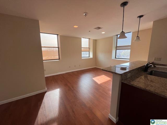 Building Photo - 528 N New St