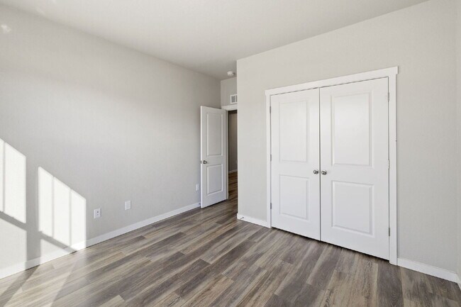 Building Photo - 5255 Big Johnson Dr