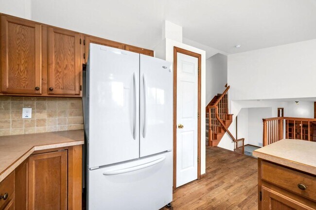 Building Photo - 749 Peregrine Run