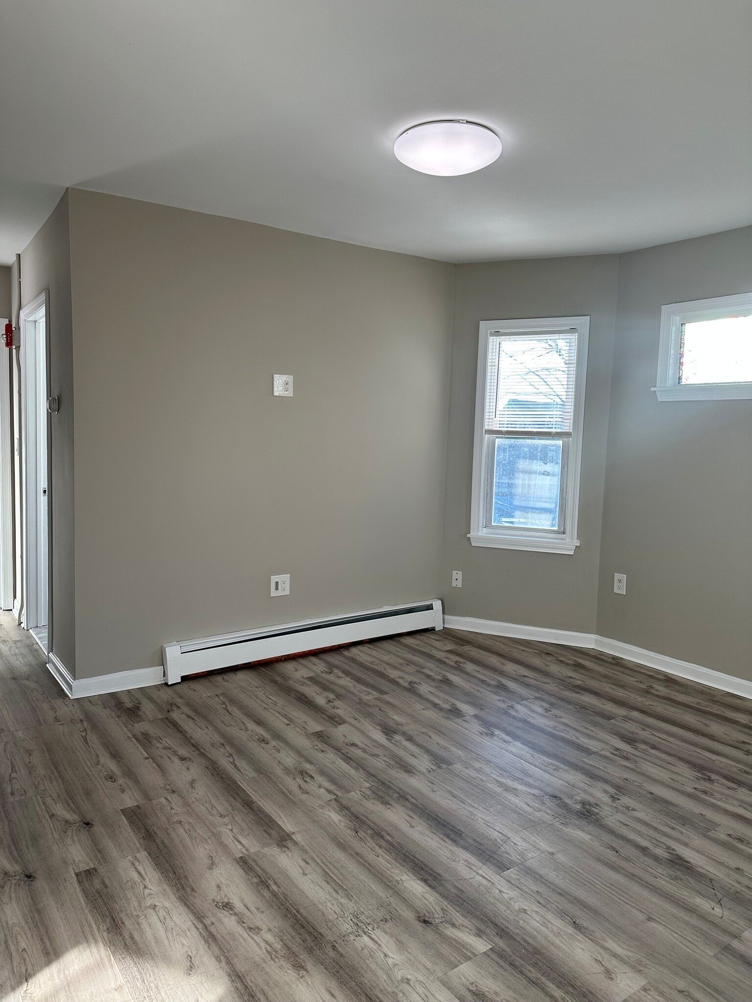 Building Photo - 91 Homes Ave