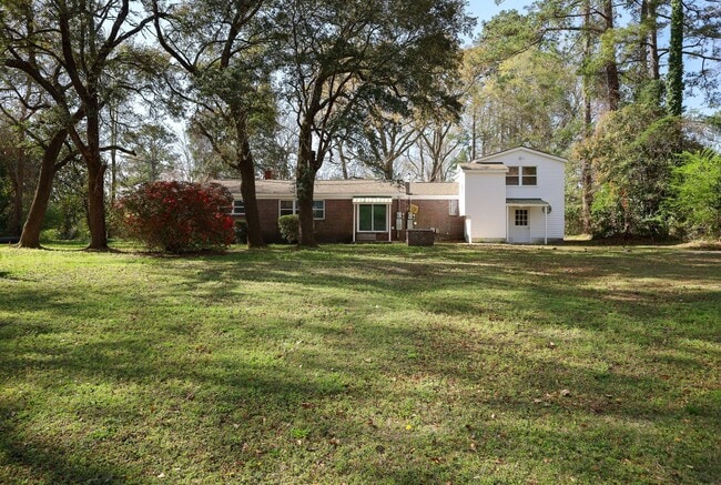 Building Photo - 1190 Blue Creek Rd