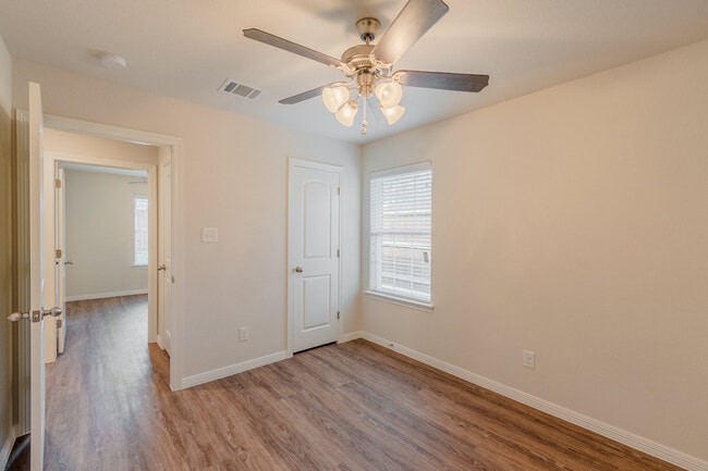 Building Photo - 617 NW Renfro St