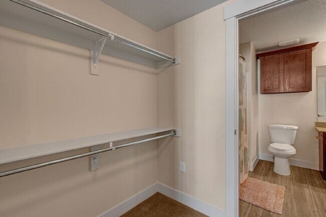 Building Photo - 460 E 400 S