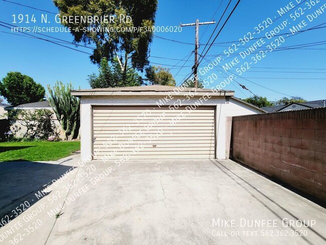 Building Photo - 1914 N Greenbrier Rd