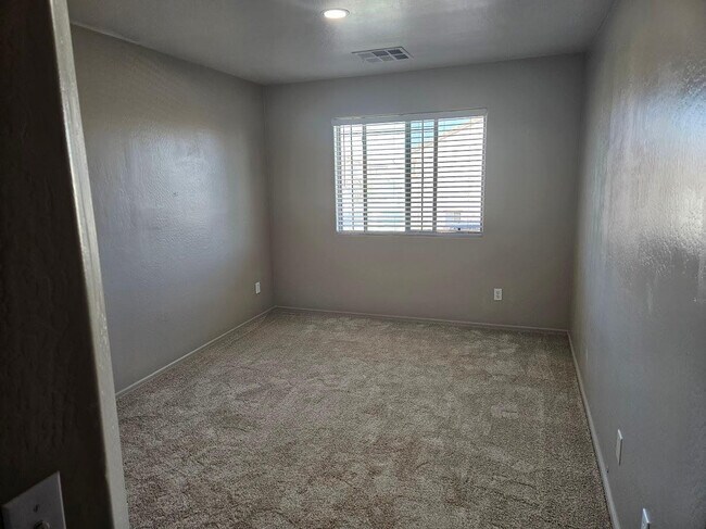 Building Photo - 36337 W Velazquez Dr