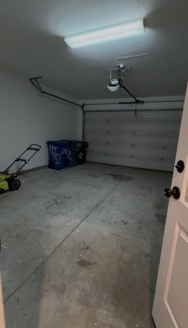 Building Photo - Charming Home Just Minutes from the Beach!