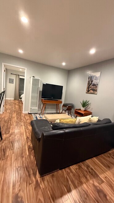 Building Photo - 2241 Village Ct