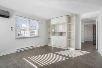 Building Photo - Updated 1 bed with flex space and yard