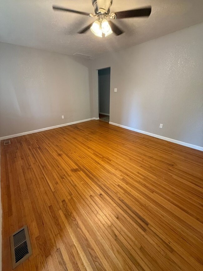 Building Photo - $2000 MOVE-IN SPECIAL