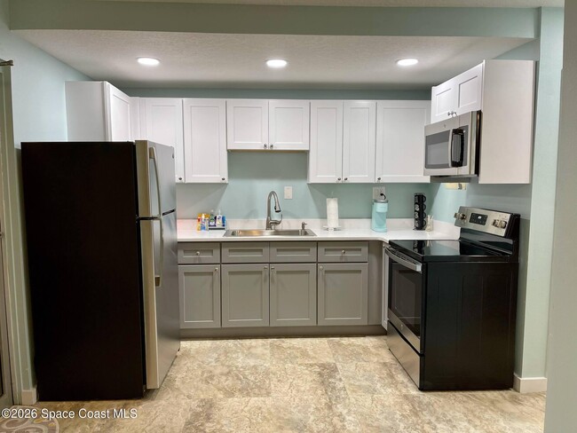 Building Photo - 365 N Orlando Ave