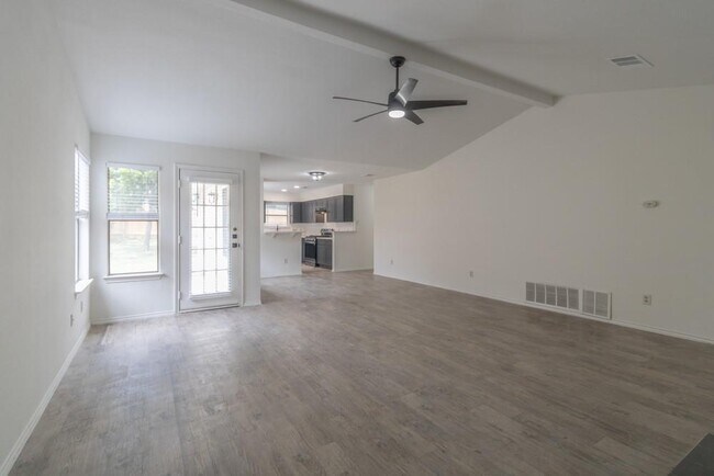 Building Photo - 5703 Shreveport Dr