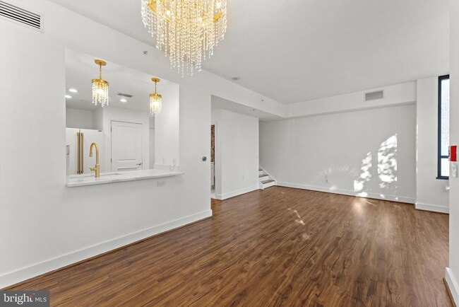 Building Photo - 1536 N Scott St