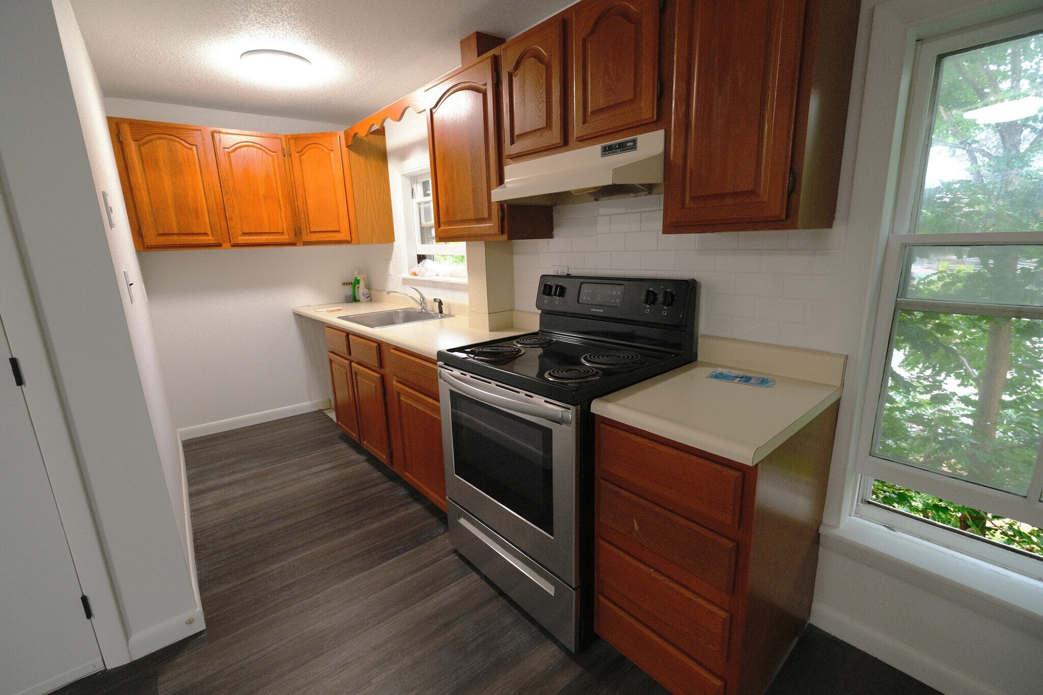 Building Photo - 56 Pleasant St