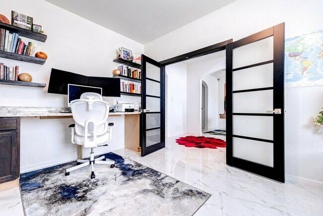 Building Photo - 22127 Roxanne Field Ln