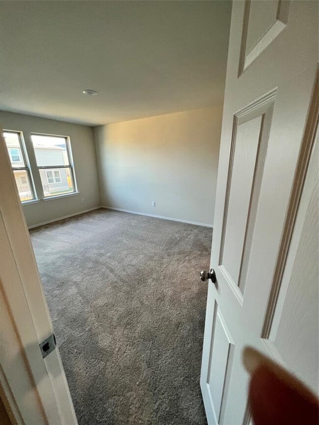 Building Photo - 404 Stone Water Ln