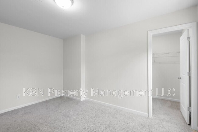 Building Photo - 126 Riverwood Rd