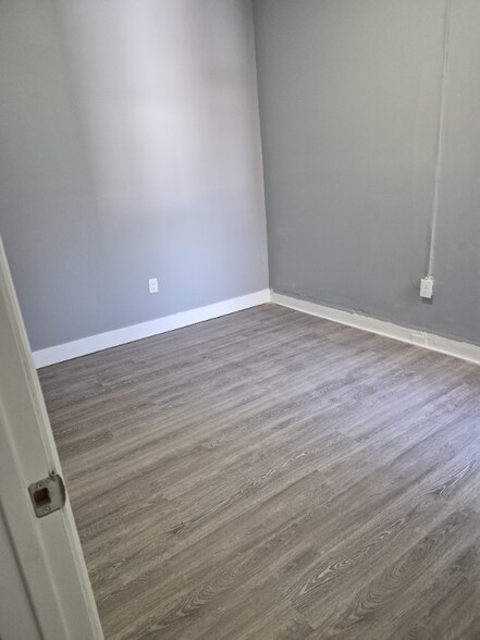 Building Photo - 180 Walnut Ave