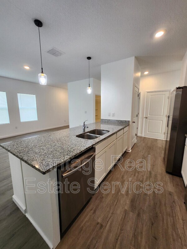 Building Photo - 2340 Harris Hawk Ave