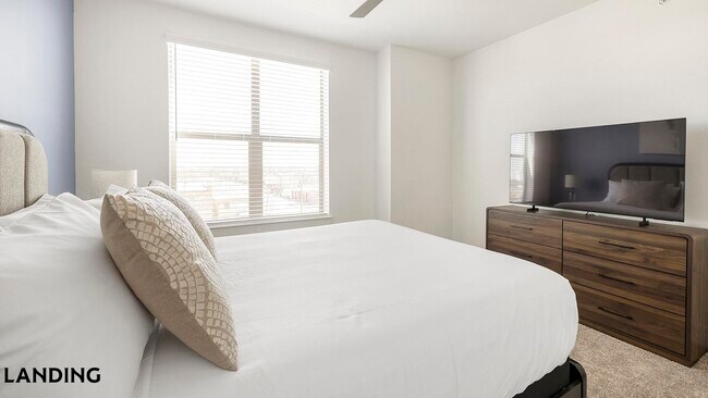 Building Photo - 108 N US Hwy 377