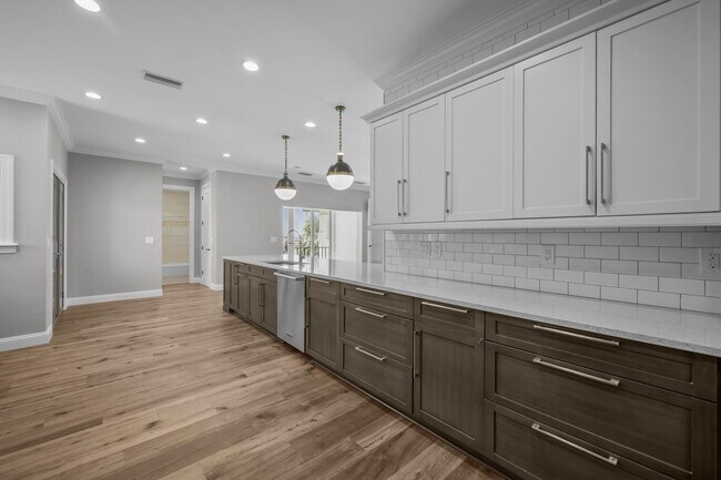 Building Photo - 3505 Harbor Dr