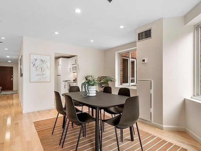 Building Photo - "Spacious 2-Bed Retreat with Granite Touches & Pool Access in Cambridge's Heart!"