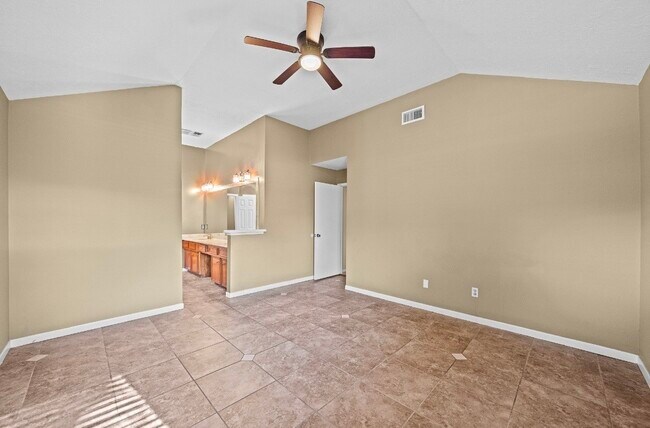 Building Photo - 22018 Silver Lode Dr