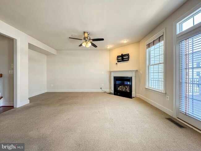 Building Photo - 42365 Pine Forest Dr