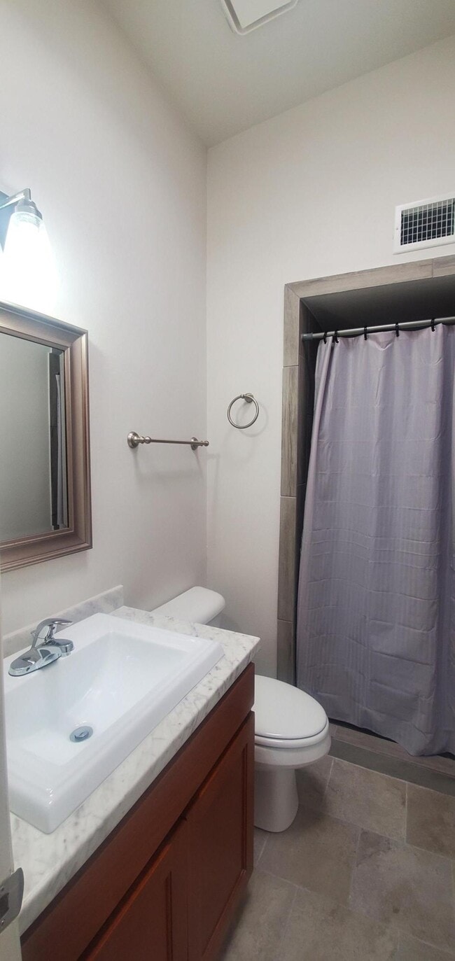 Building Photo - 2909 Beachcomber Dr