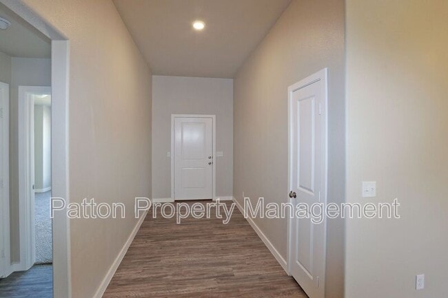Building Photo - 1539 Lullwater Rd