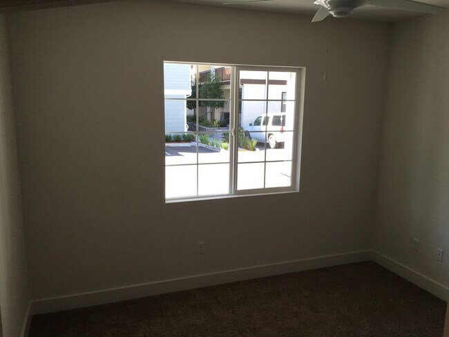 Building Photo - Beautiful 4 bedroom, 3.5 bathroom home in San Luis Obispo!