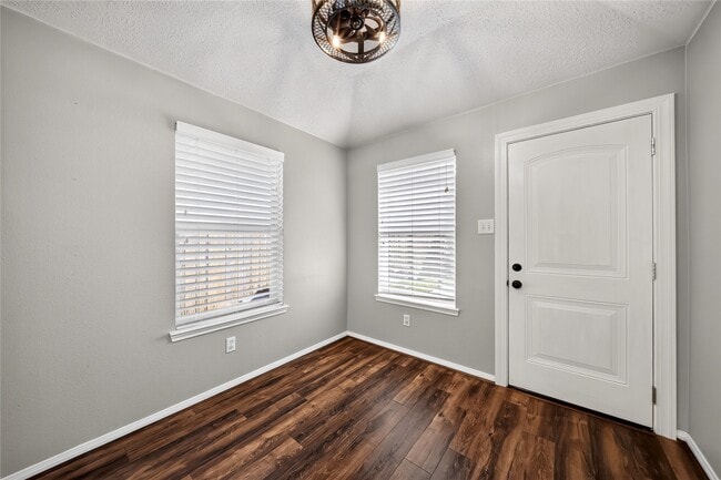 Building Photo - 20515 Spring Bluff Ln