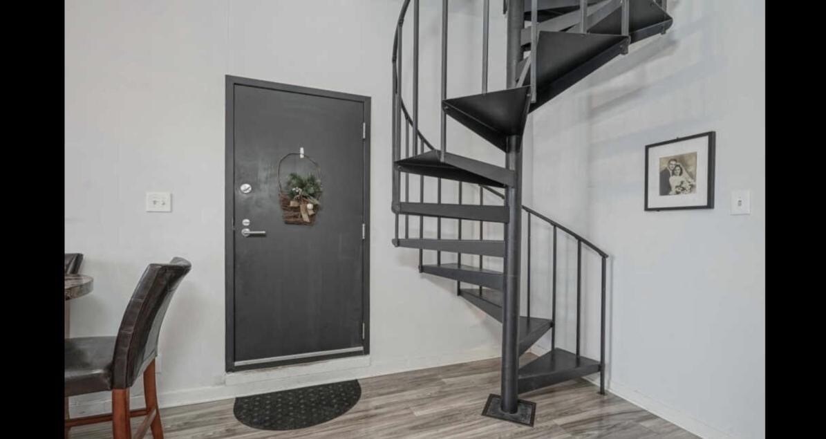 Building Photo - 3 N Christopher Columbus Blvd