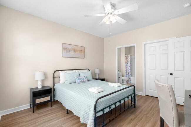 Building Photo - 5801 Oyster Catcher Dr