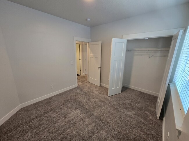 Building Photo - 1985 N 3330 W