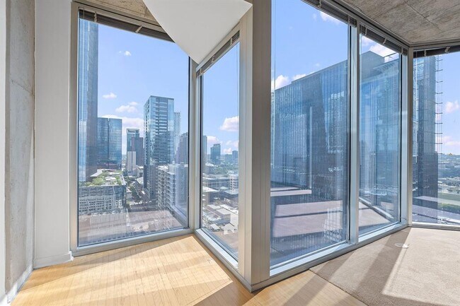 Building Photo - 360 Nueces St