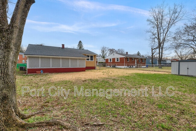 Building Photo - 8402 Church Ln