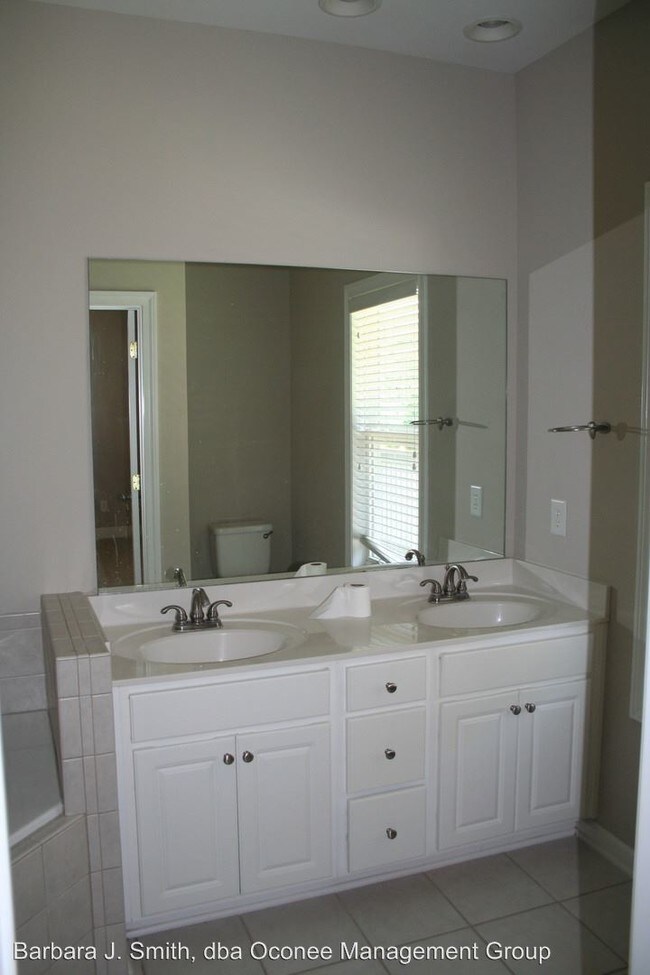 Building Photo - 2 br, 2.5 bath House - 181-G Farriers Lane