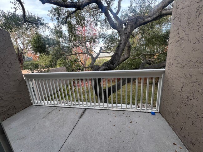 Building Photo - Elegant Remodeled 3BR Condominium in Sharon Heights