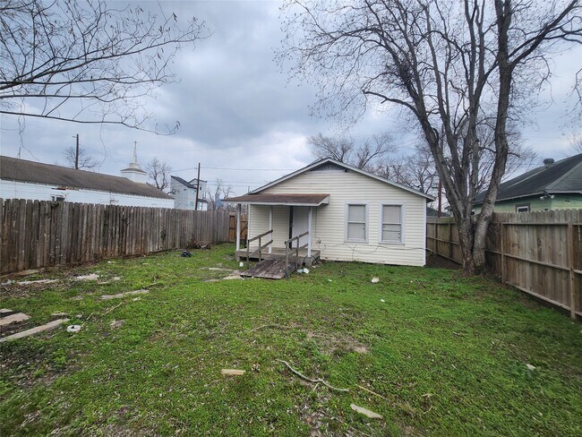 Building Photo - 3206 Anita St